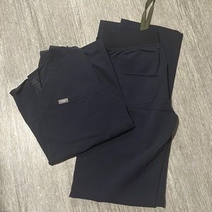 Figs scrubs set - quiet navy